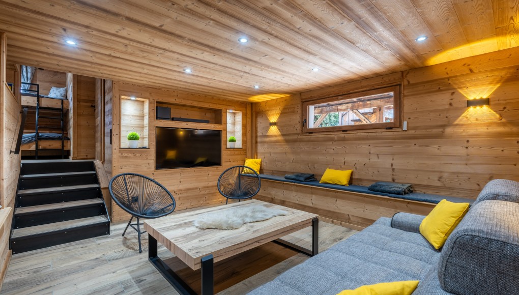 Chambre Salle de détente avec jeux et home cinéma - 1